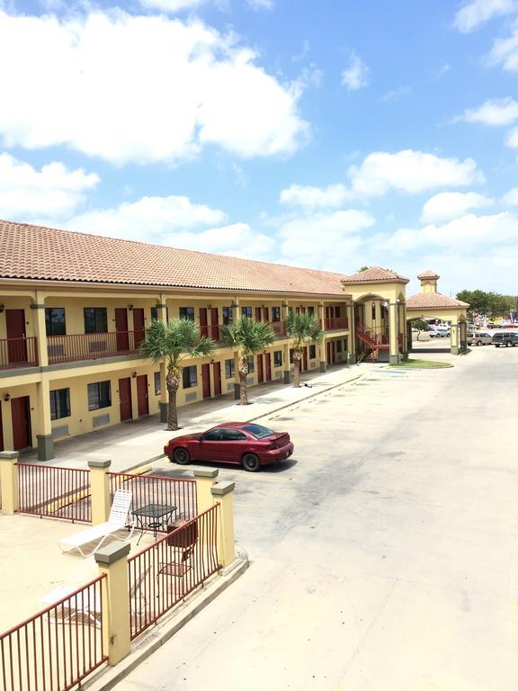 Boca Chica Inn And Suites Brownsville Exterior foto